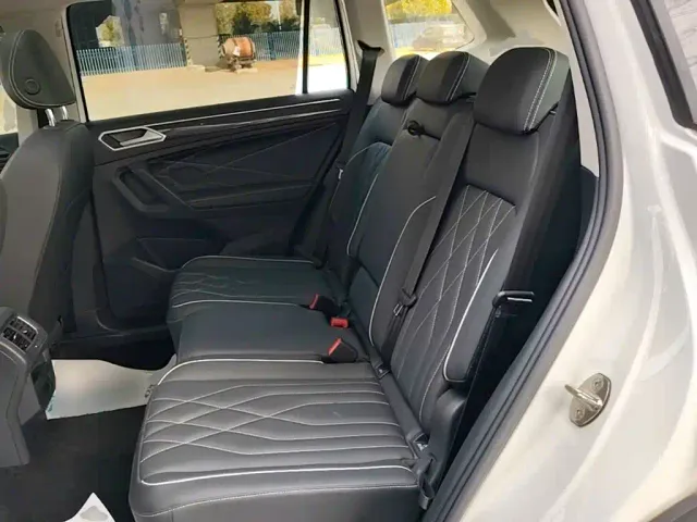 Volkswagen Tiguan L — Фото автомобиля 16
