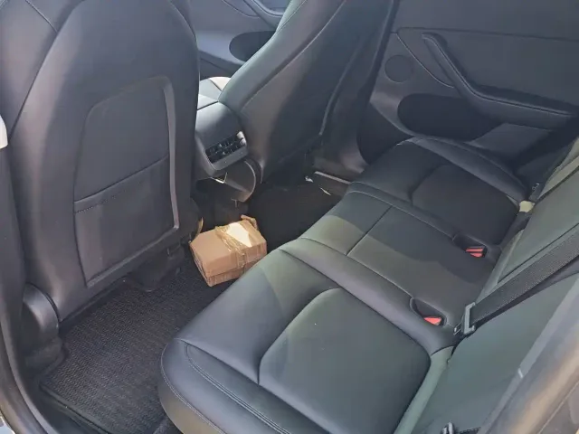 Tesla Model Y — Фото автомобиля 5