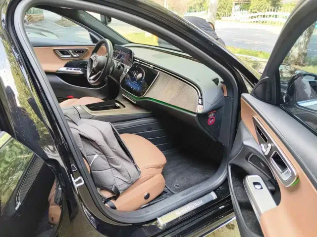 Mercedes-Benz E-Class — Фото автомобиля 13