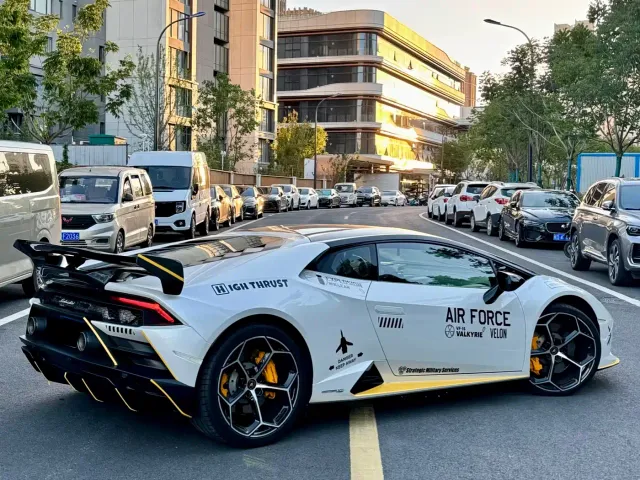 Lamborghini Huracán 2020 Huracán EVO RWD — Фото автомобиля 9