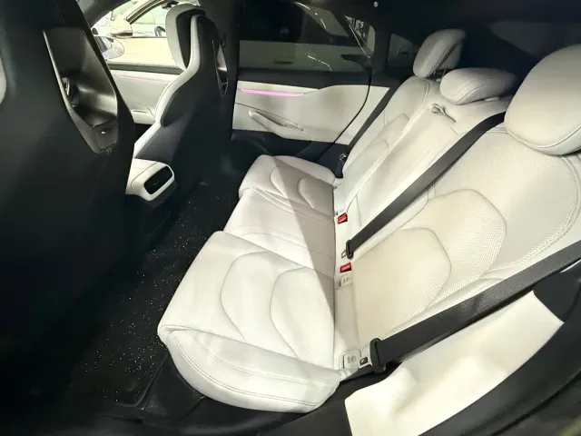 Xiaomi SU7 — Фото автомобиля 9