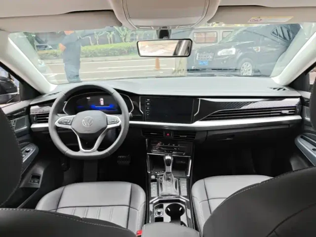 Volkswagen Passat — Фото автомобиля 9