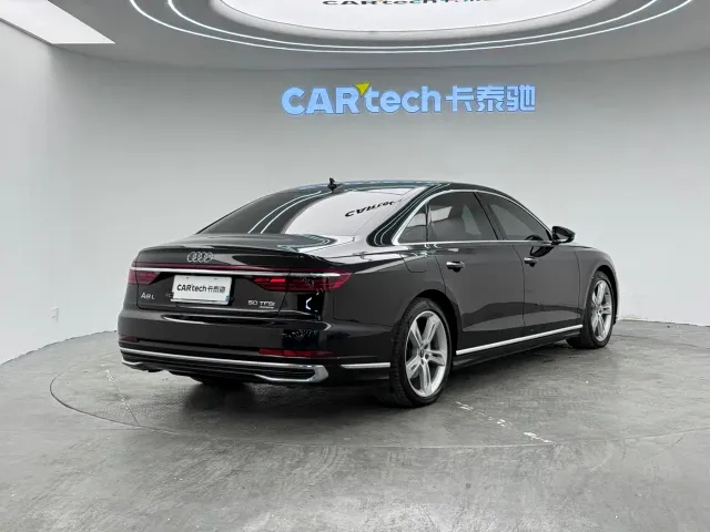 Audi A8 — Фото автомобиля 6