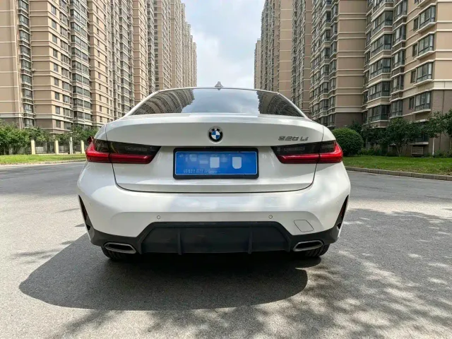 BMW 3 Series — Фото автомобиля 2
