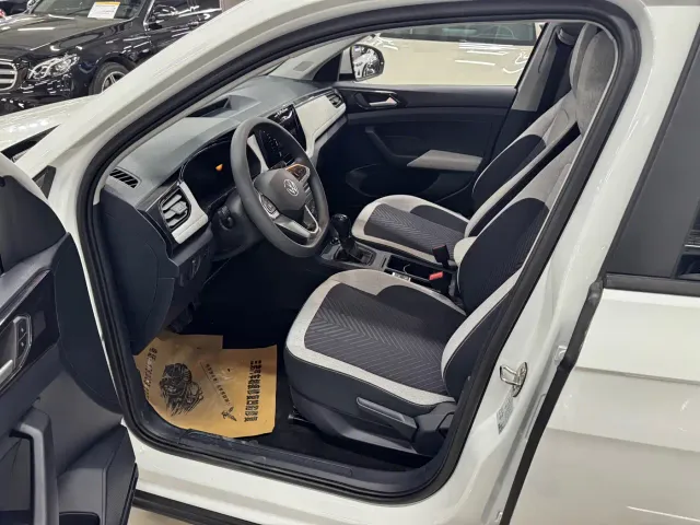 Volkswagen Tharu — Фото автомобиля 4