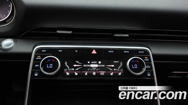 Genesis GV80 — Фото автомобиля 23