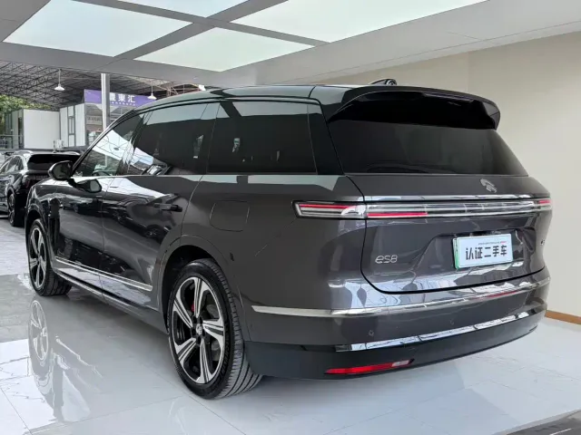 Nio ES8 — Фото автомобиля 18