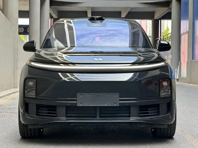 Li Auto L7 — Фото автомобиля 2