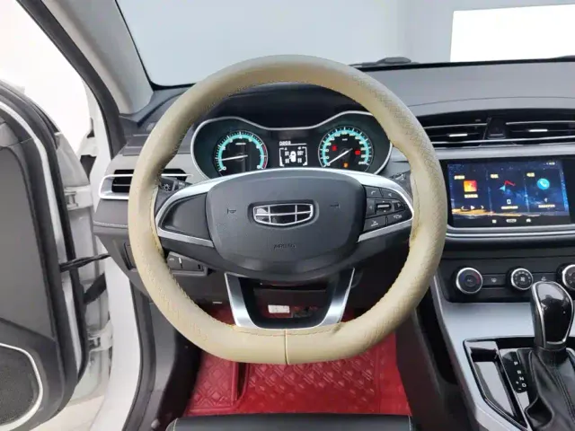 Geely Emgrand — Фото автомобиля 15
