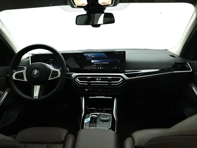 BMW i3 — Фото автомобиля 13