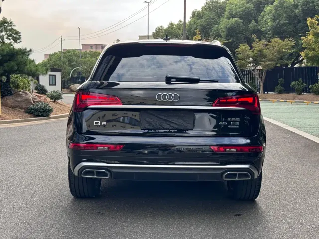 Audi Q5L — Фото автомобиля 17