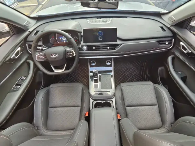Chery Tiggo 8 — Фото автомобиля 11