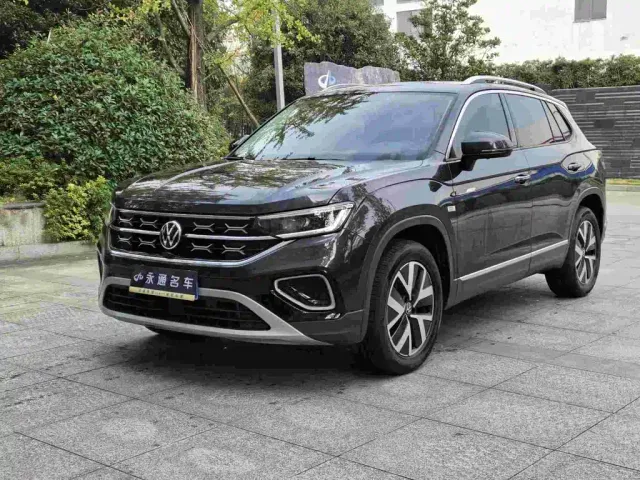 Фотография автомобиля — Volkswagen Tayron