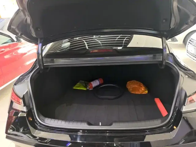 Hyundai Elantra — Фото автомобиля 18