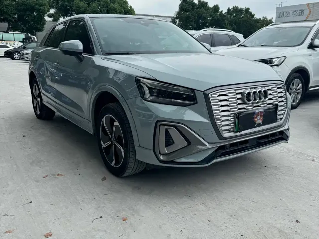 Audi Q2L e-tron — Фото автомобиля 3