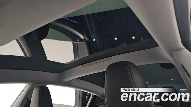 Tesla Model 3 — Фото автомобиля 25