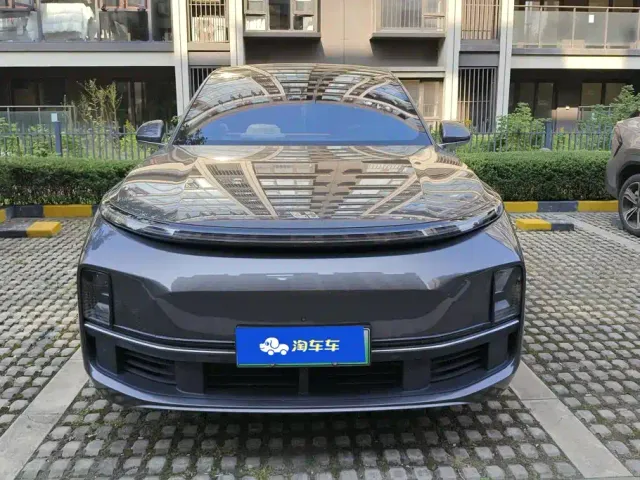 Li Auto L8 — Фото автомобиля 2