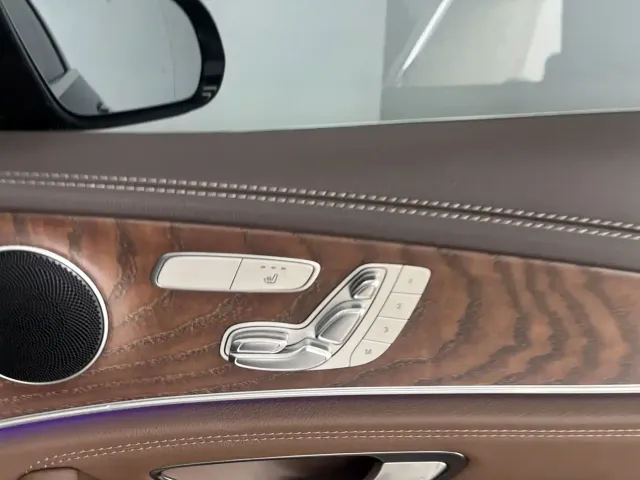 Mercedes-Benz E-Class — Фото автомобиля 26
