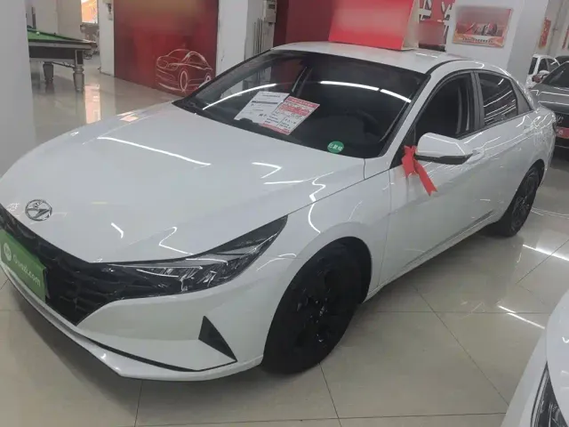 Hyundai Elantra — Фото автомобиля 7