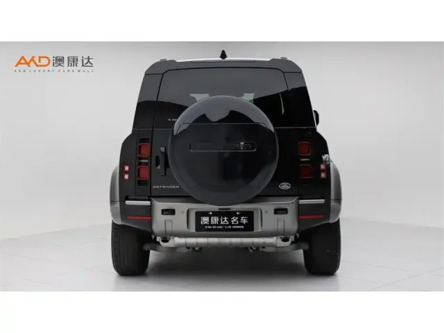 Land Rover Defender — Фото автомобиля 4