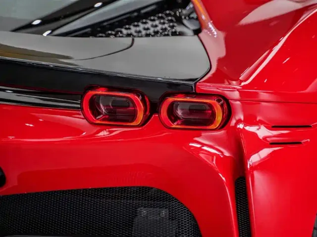 Ferrari SF90 — Фото автомобиля 24