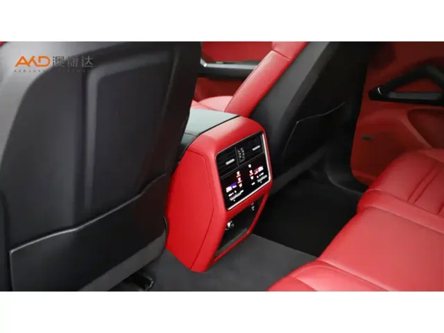 Porsche Cayenne — Фото автомобиля 9