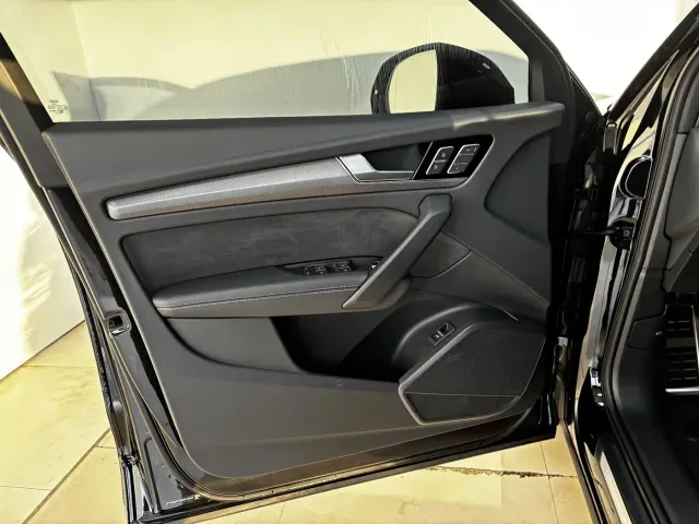 Audi Q5L Sportback — Фото автомобиля 10