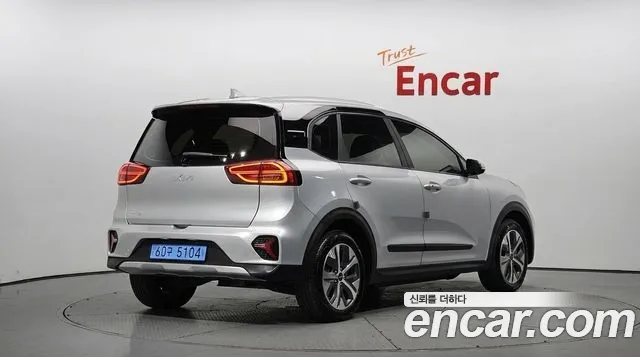 Kia Niro — Фото автомобиля 2