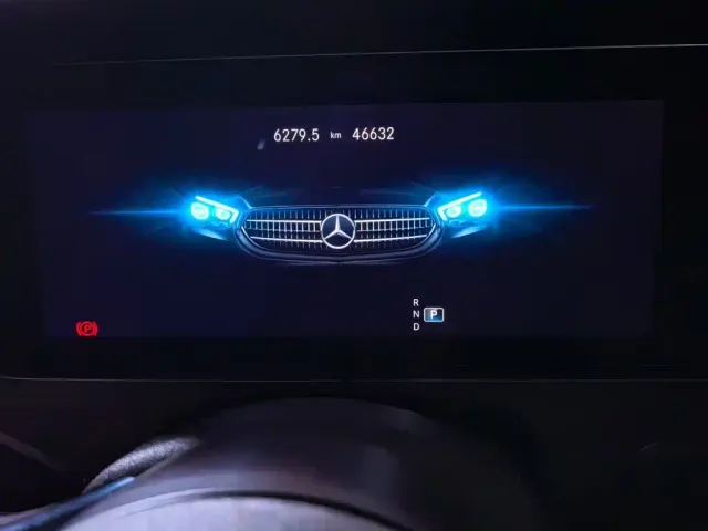 Mercedes-Benz E-Class — Фото автомобиля 3