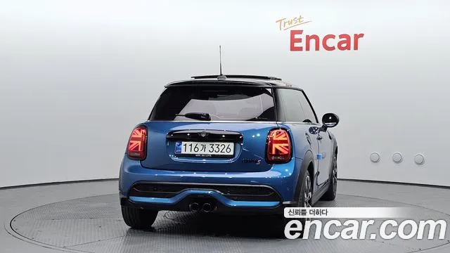 Mini Cooper — Фото автомобиля 4