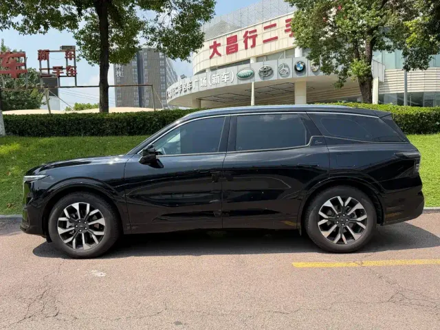 Ford Edge — Фото автомобиля 3