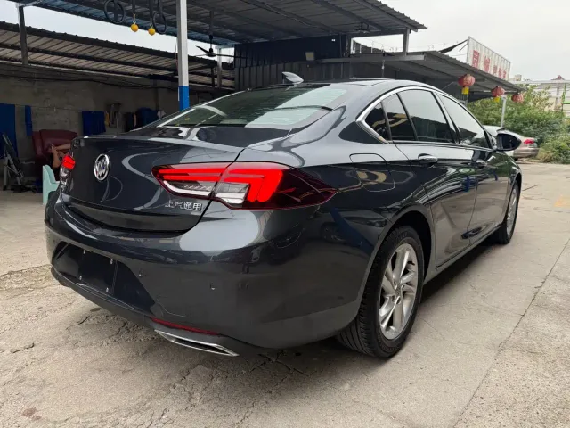 Buick Regal — Фото автомобиля 3