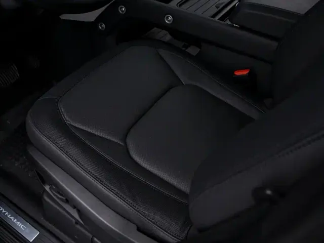 Land Rover Defender — Фото автомобиля 15