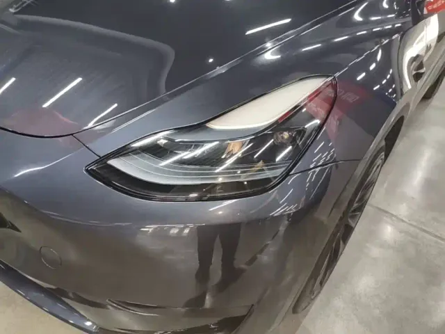 Tesla Model Y — Фото автомобиля 23