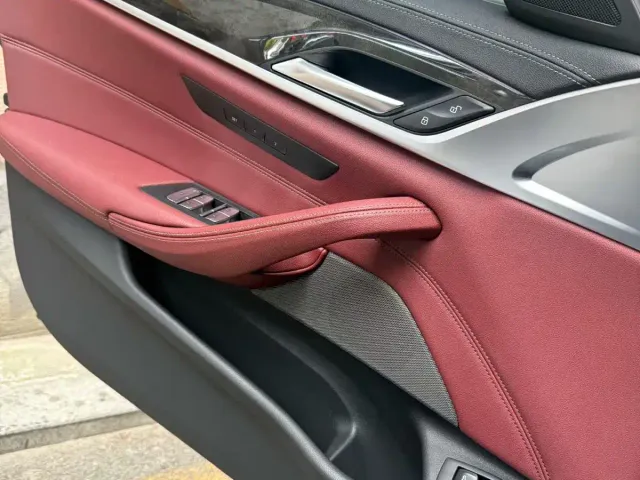BMW 5 Series — Фото автомобиля 6