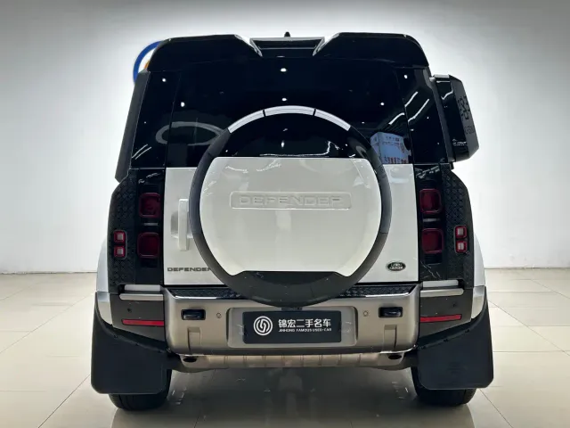 Land Rover Defender — Фото автомобиля 27