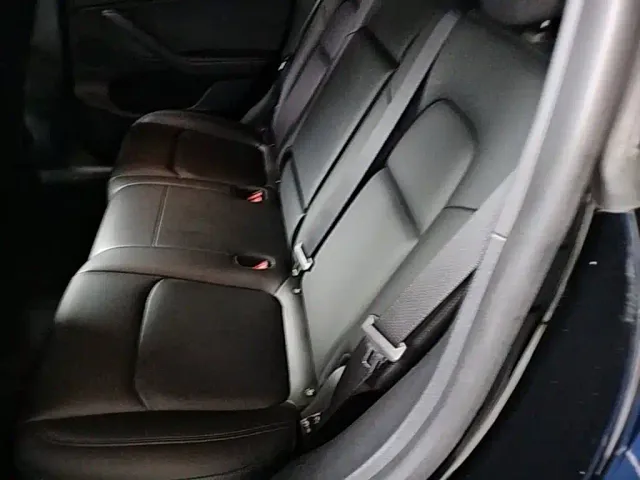 Tesla Model Y — Фото автомобиля 21