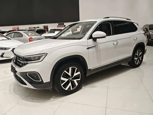 Фотография автомобиля — Volkswagen Tayron