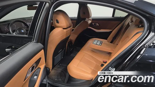 BMW 3-Series 3 серия (G20) 320i M Sport — Фото автомобиля 26
