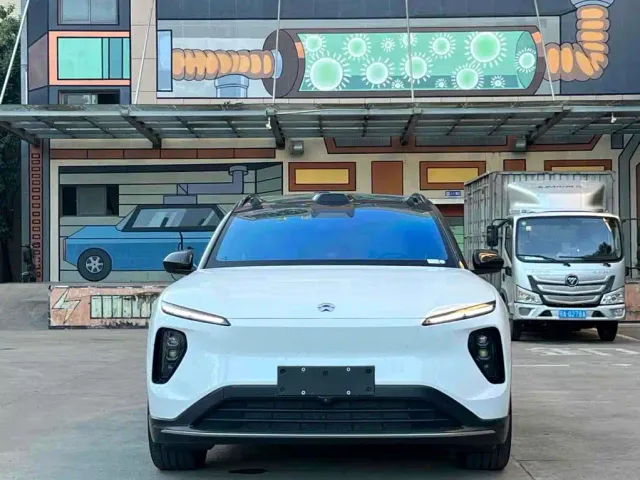 Nio ES6 — Фото автомобиля 2