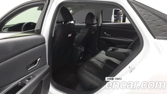 Hyundai Avante CN7 — Фото автомобиля 11