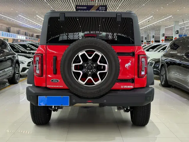 Ford Bronco — Фото автомобиля 5