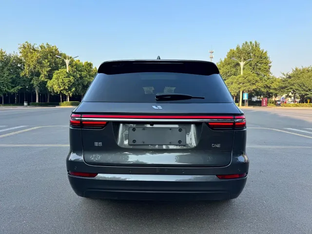 Li Auto ONE — Фото автомобиля 9
