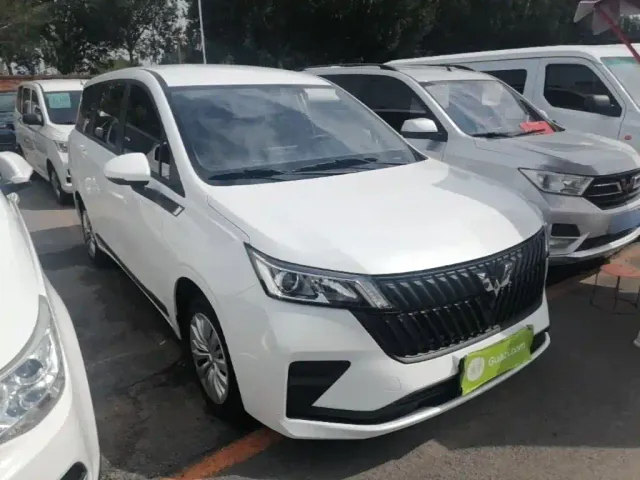 Wuling Jiachen — Фото автомобиля 3