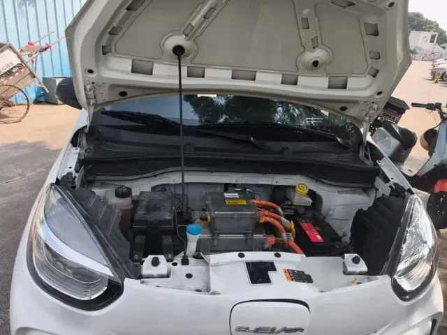 Roewe Clever — Фото автомобиля 16