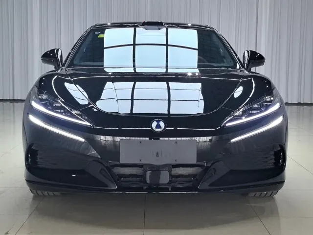 Denza Z9GT — Фото автомобиля 2