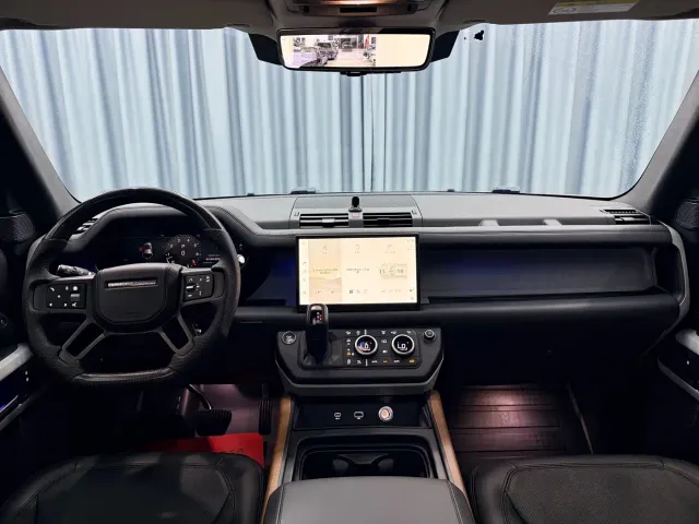 Land Rover Defender — Фото автомобиля 20
