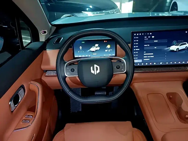 Leapmotor C10 — Фото автомобиля 10