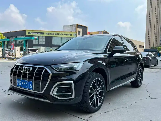 Audi Q5L — Фото автомобиля 2