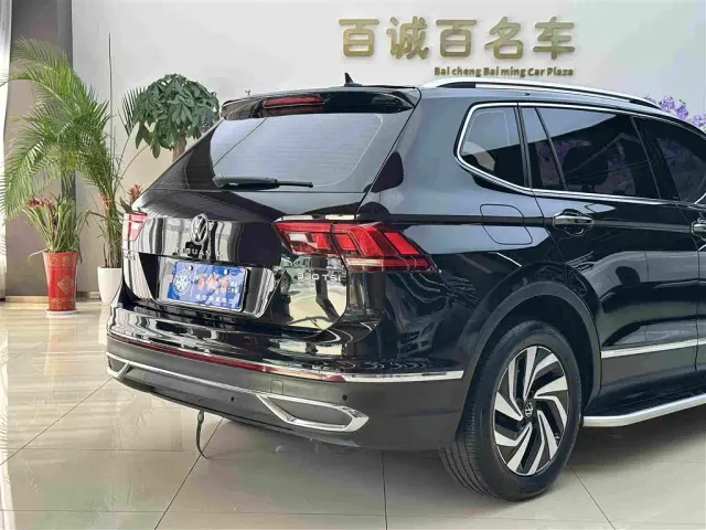 Volkswagen Tiguan L — Фото автомобиля 7